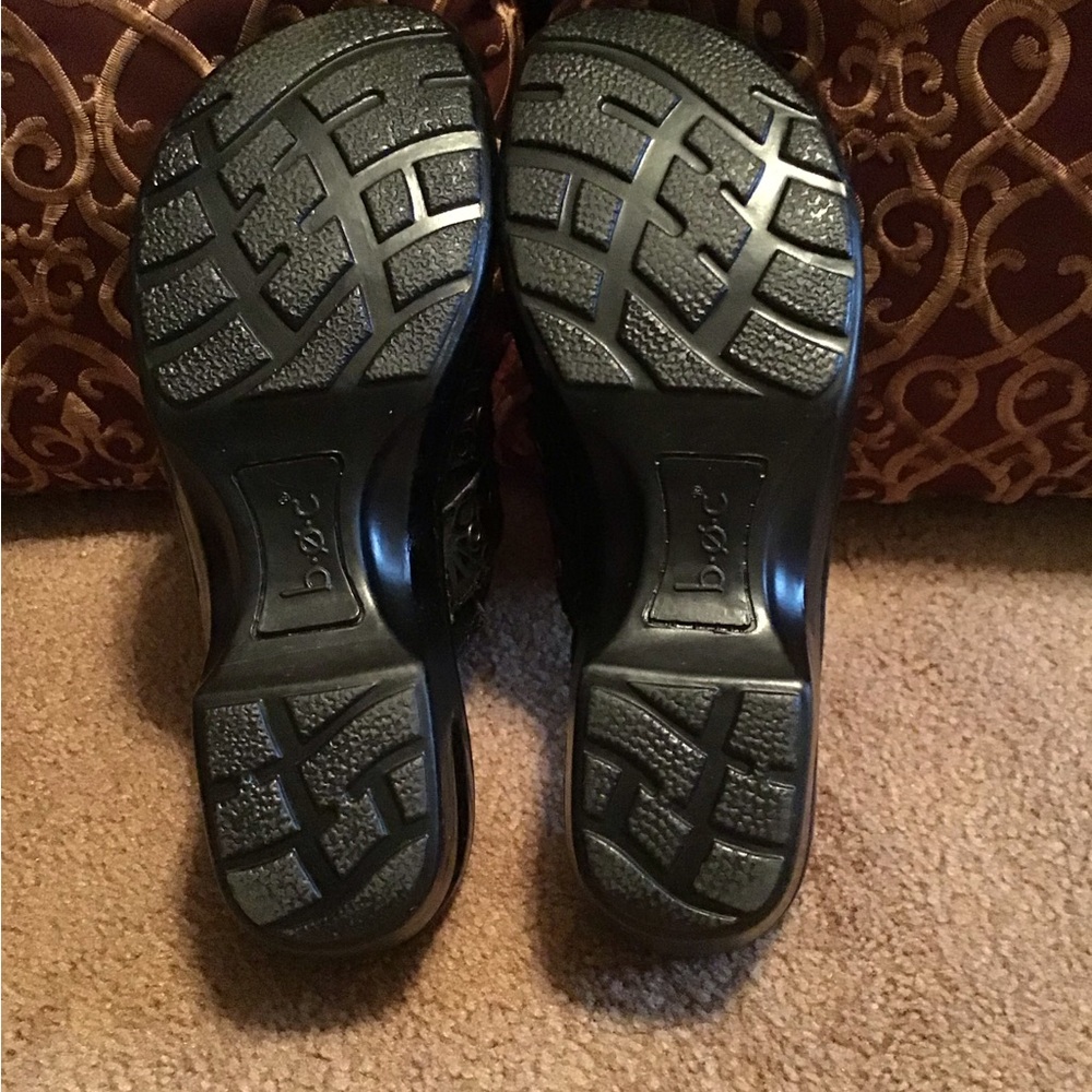 b.o.c. Black Leather Slip-On Clogs - Picture 4 of 4